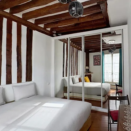 Un Cosy Near Notre Dame 5 Appartamento
